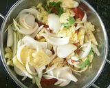 Hình bước làm 3 của món Mực xào thập cẩm