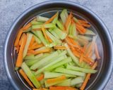 Foto langkah ke 1 dari resep Tumis Wortel Labu Siam.