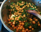 Foto del paso 2 de la receta: Garbanzos con espinacas en 10 minutos