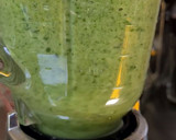 Foto del paso 3 de la receta: Smoothie de manzana, espinacas y aguacate