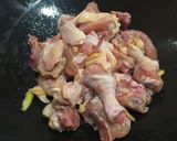 Gambar langkah 1 resipi Ayam reneh kicap.