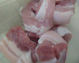 Hình bước làm 1 của món Ba chỉ rút xương đút lò