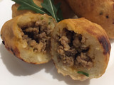 Bolinho de mandioca recheada (Bollitos de mandioca rellena)
