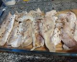Foto del paso 1 de la receta: Merluza con salsa de verdeo y porotos especiados