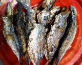Foto langkah ke 1 dari resep Ikan Goreng Bumbu Sarden.