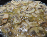 Foto del paso 5 de la receta: Entrecot con salsa confitada sobrasada y champiñones