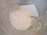 Bignè craquelin con panna e lamponi