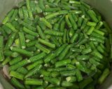 Foto langkah ke 3 dari resep Kacang Panjang Kuah Bening.