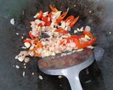Foto langkah ke 3 dari resep Tumis Kangkung Telur Puyuh.