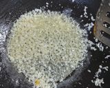 A picture of step 1 of Singaporean rice noodles.