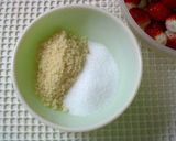 A picture of step 2 of Homemade Dried Strawberries.