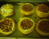 A picture of step 11 of Easy manwich in bread bowl.