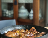 Foto del paso 10 de la receta: Pollo con piñones —estilo mi iaia Paquita, que llamaba: Pollo rustido—