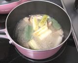 A picture of step 5 of Braised Chicken and Raw Gluten with Thick Ginger Sauce.