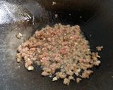 洋蔥香菇高麗菜絲炒肉末的食譜步驟3照片