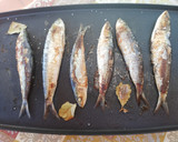Foto del paso 3 de la receta: Sardinas de Huelva asadas con laurel 🌿🐟🍃