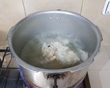 A picture of step 1 of Chicken corn soup.