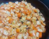 Foto del paso 3 de la receta: Surimi salteado con ajos