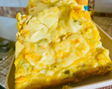 Foto del paso 8 de la receta: TARTA CON MASA CASERA EN LICUADORA🥧CON CUBOS DE ZAPALLO CALABAZA 🎃 VERDEOS, PUERROS Y MUCHO QUESO 🧀