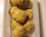 A picture of step 3 of Cheese potato balls.