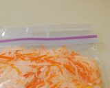 A picture of step 3 of Daikon Radish and Carrot Namasu Pickles.