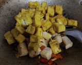 Foto langkah ke 5 dari resep Tumis Tahu Gembus Kecambah.
