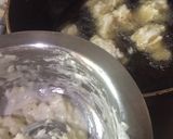 A picture of step 3 of Mayo crispy potatoes.