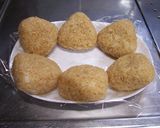 A picture of step 4 of Toasted Onigiri with Leftover Rice.