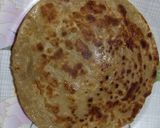 A picture of step 4 of Leftover upma paratha.
