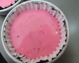 Foto langkah ke 4 dari resep Bolu kukus semangka.
