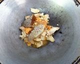 รูปขั้นตอนการทำที่ 4 ของ ไก่ผัดยอดมะพร้าว