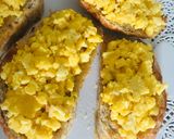 Foto del paso 3 de la receta: 🥖BRUSCHETAS🍞 DE 🍳HUEVOS🍳 Y 🥑PALTA🥑