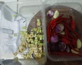Foto langkah ke 1 dari resep Tumis Daun Singkong Teri Medan.