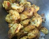 आलू गोभी की सब्जी (Aloo Gobhi ki sabzi recipe in Hindi) रेसिपी चरण 3 फोटो