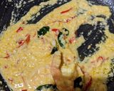 Foto langkah ke 3 dari resep Salted Egg Fettuccini with Prawn.