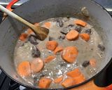 Une image de l'étape 16 de Sauté de sanglier aux pommes de terre et carottes.