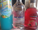 Foto del paso 1 de la receta: Cóctel mora tropical 🍹🍇🥤