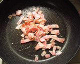 A picture of step 2 of Spinach and Bacon Cream Pasta.