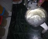 A picture of step 2 of Punjabi Strawberry Lassi.