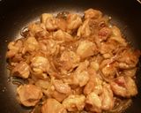 A picture of step 5 of Easy Stir-Fried Chicken Thighs with Ginger.