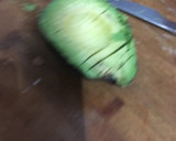 Foto del paso 1 de la receta: Tosta de aguacate y huevo poché