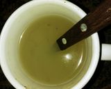 Foto del paso 2 de la receta: Infusión de aloe vera, manzanilla y bicarbonato 😪
