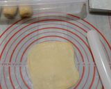Foto langkah ke 9 dari resep Bolen Isi Tape.