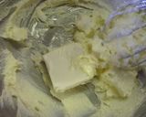 A picture of step 2 of Cream Cheese Yogurt Muffins.