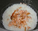 A picture of step 3 of Salmon Rice Top Sesame Seeds.