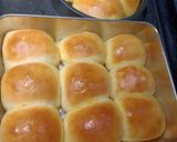 A picture of step 5 of Bread rolls.