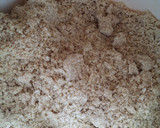 A picture of step 3 of Raspberry oat crumblies.