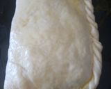 Foto del paso 3 de la receta: Calzón de atún con Jamón y queso