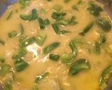 Foto del paso 2 de la receta: Merluza en salsa verde con huevos cocidos