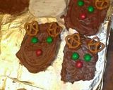 A picture of step 3 of Sugar reindeer cookies.